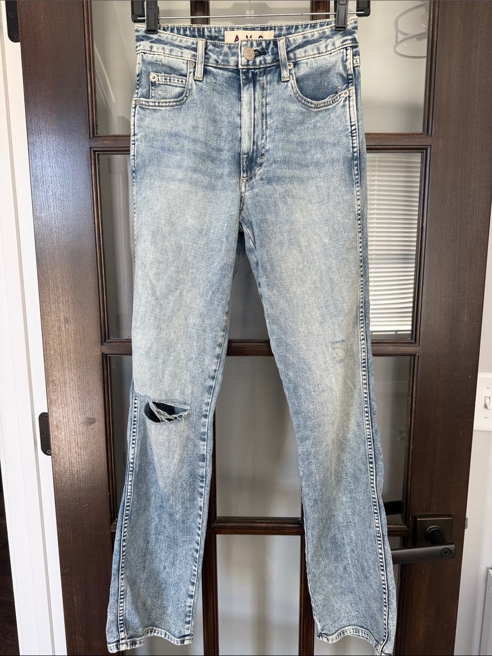 AMO Willa Slim Flare Wander Jeans with Knee Rip - 25x32